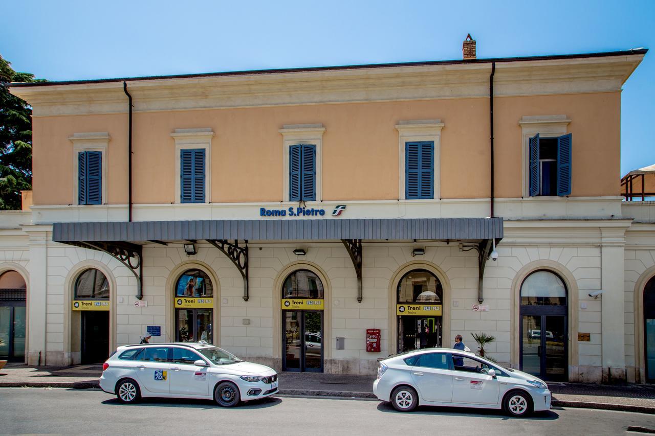 Casa Santa Maria Alle Fornaci Rome Exterior photo